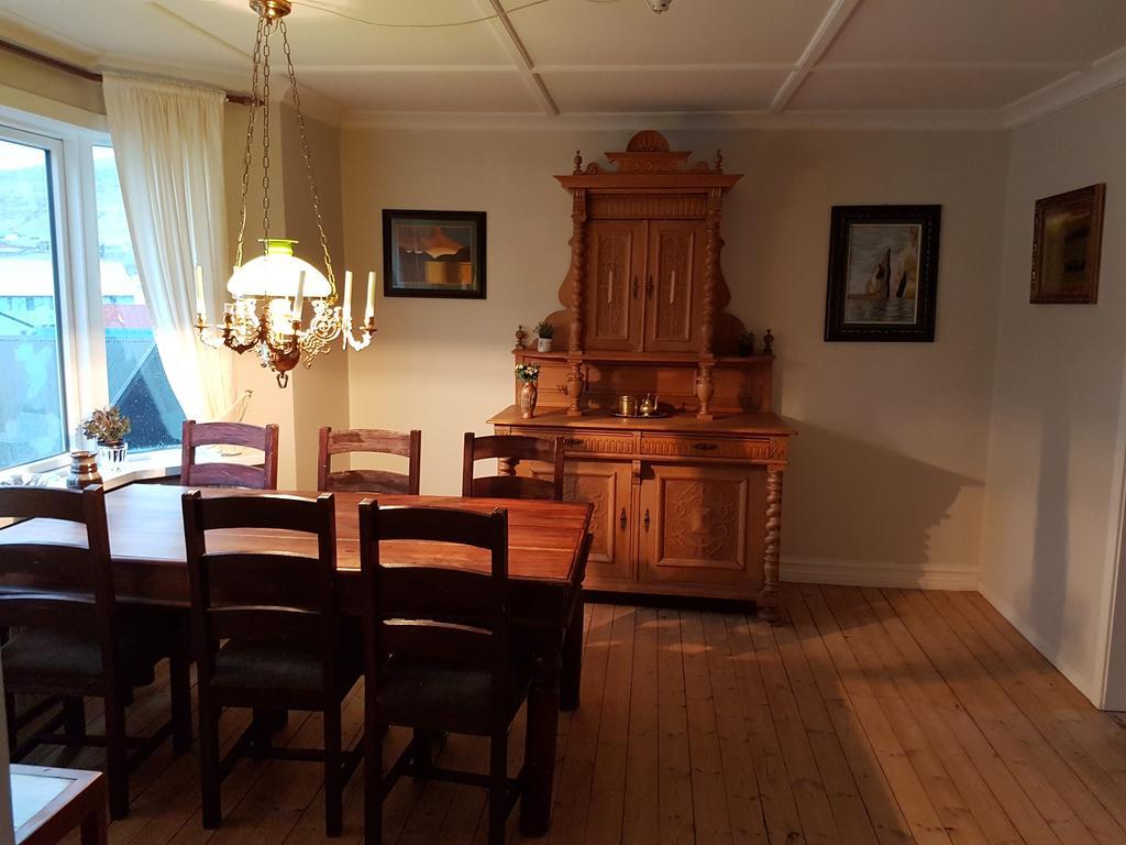 Budget Guesthouse Borgustova Vestmanna Eksteriør billede